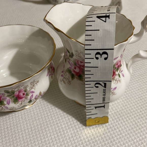 Royal Albert Lavender Rose Cream Jug & Sugar Bowl Set Bone China - Picture 12 of 12